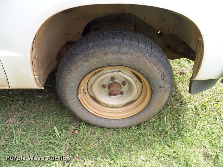 image for item DD8218 1988 Chevrolet S10 pickup truck