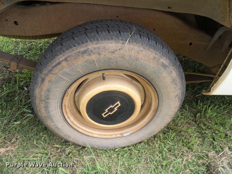 image for item DD8218 1988 Chevrolet S10 pickup truck