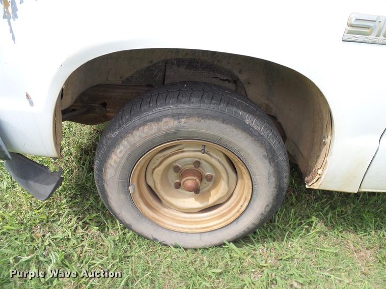 image for item DD8218 1988 Chevrolet S10 pickup truck