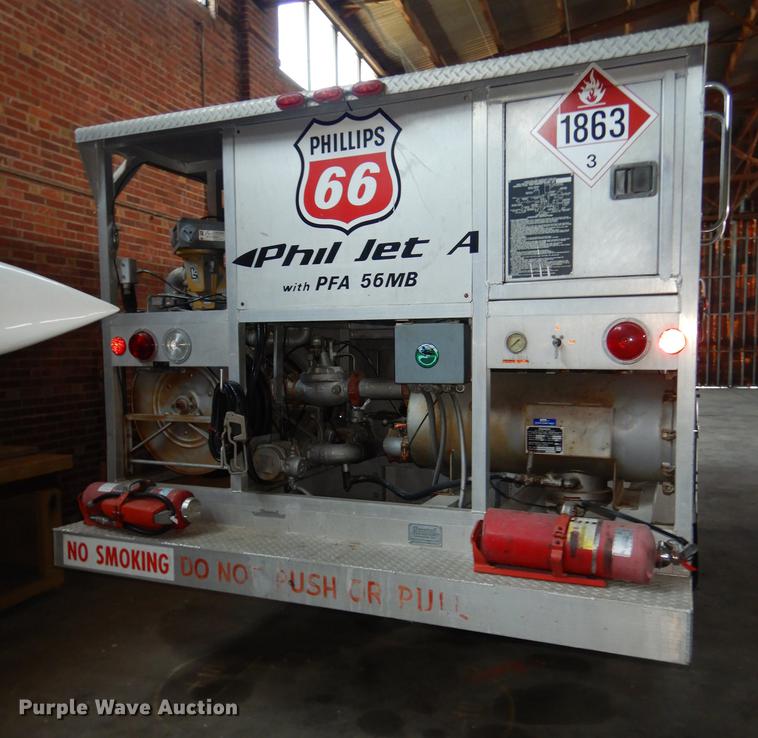 image for item DE1761 1980 Ford F600 jet fuel truck