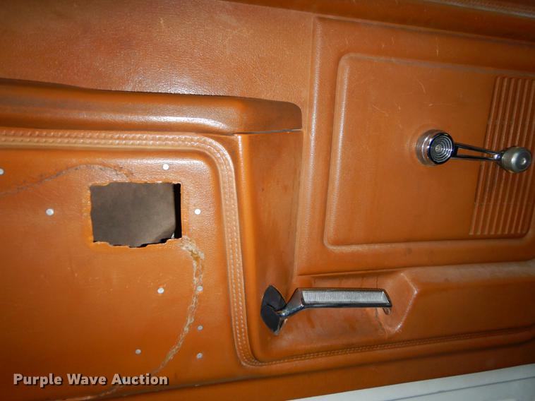 image for item DE1761 1980 Ford F600 jet fuel truck