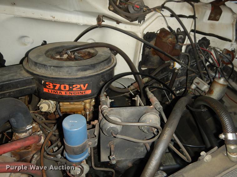 image for item DE1761 1980 Ford F600 jet fuel truck