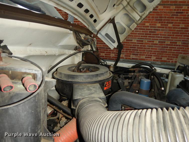 image for item DE1761 1980 Ford F600 jet fuel truck