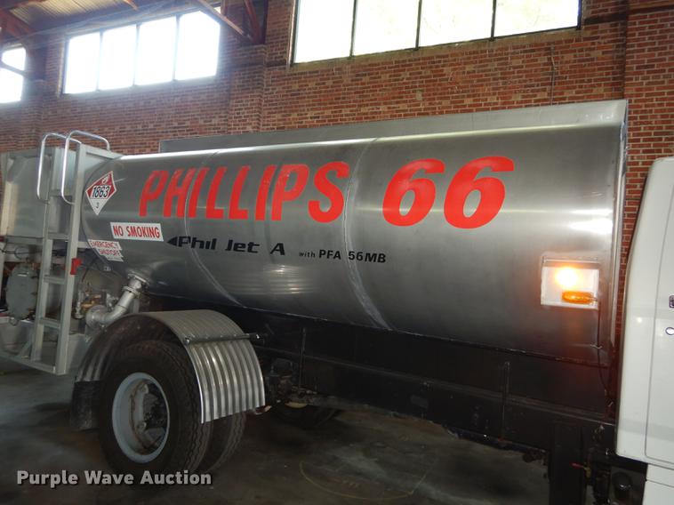 image for item DE1761 1980 Ford F600 jet fuel truck