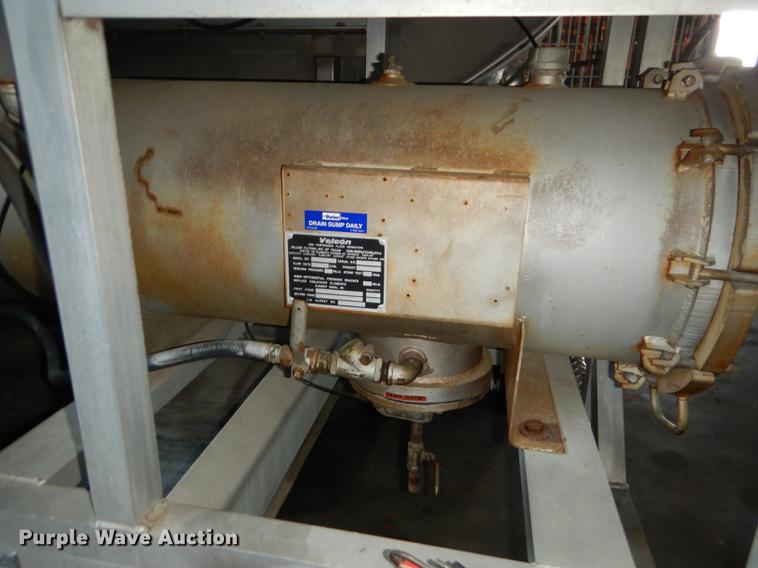 image for item DE1761 1980 Ford F600 jet fuel truck