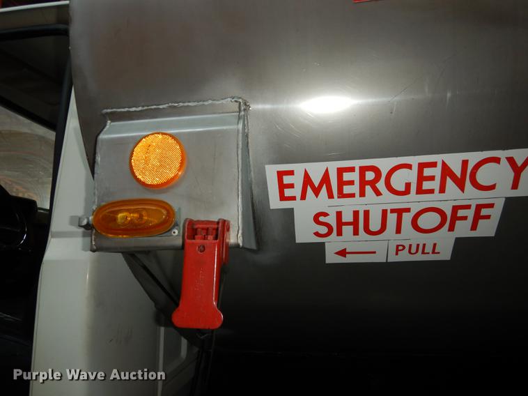 image for item DE1761 1980 Ford F600 jet fuel truck