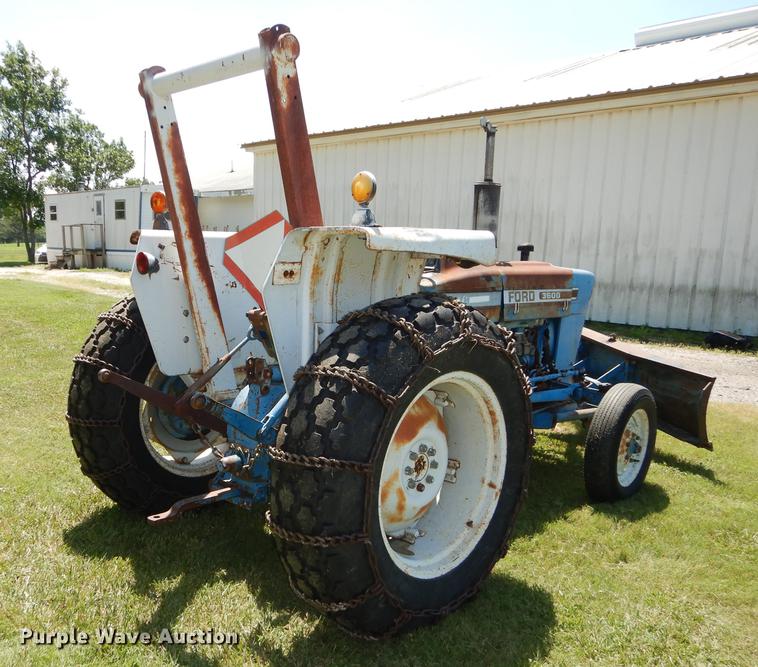 image for item DE1762 1977 Ford 3600 tractor