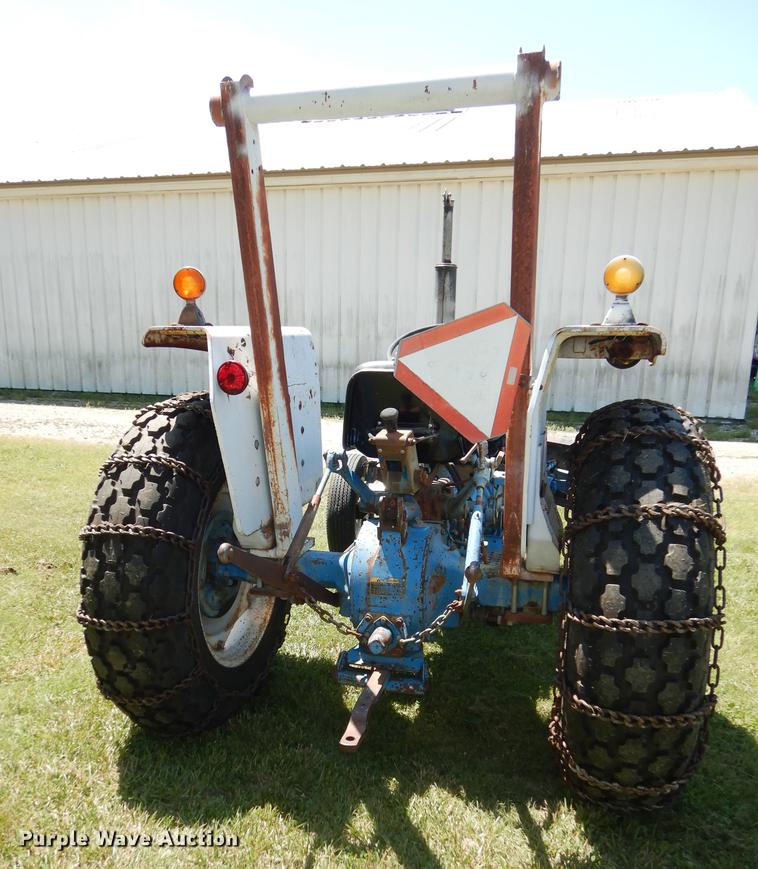 image for item DE1762 1977 Ford 3600 tractor