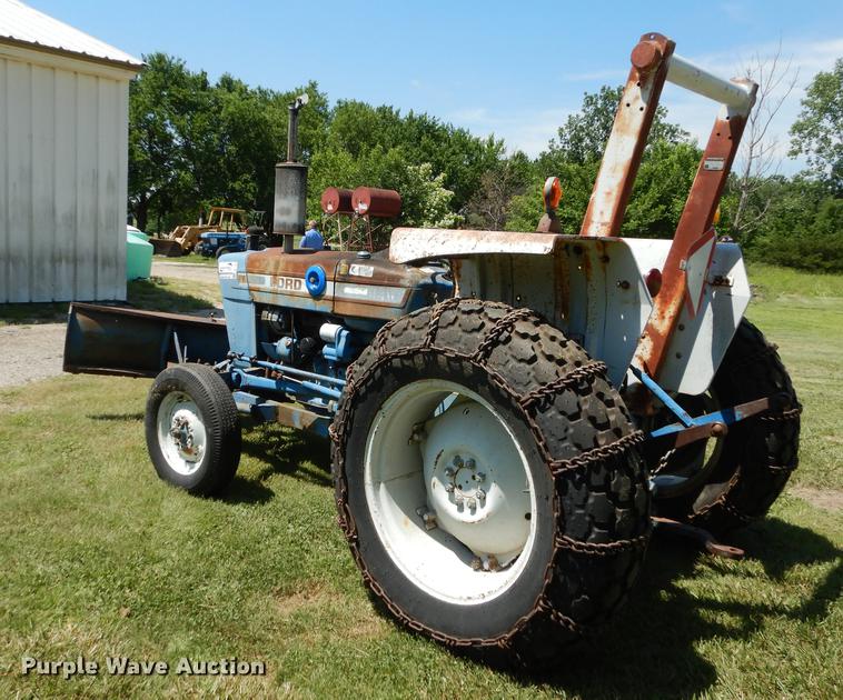 image for item DE1762 1977 Ford 3600 tractor
