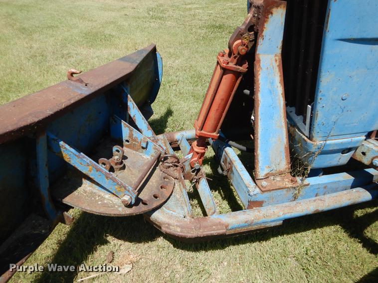 image for item DE1762 1977 Ford 3600 tractor