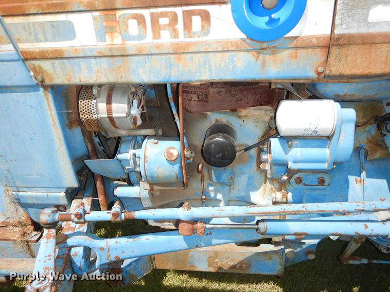 image for item DE1762 1977 Ford 3600 tractor