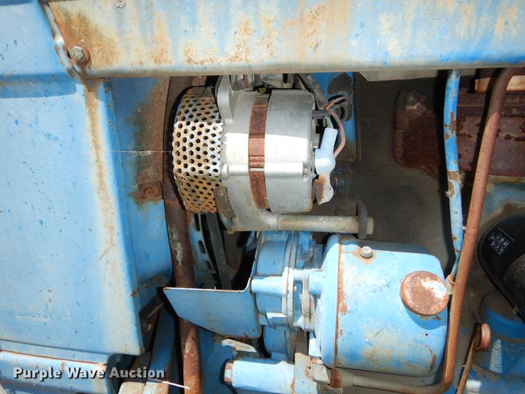 image for item DE1762 1977 Ford 3600 tractor