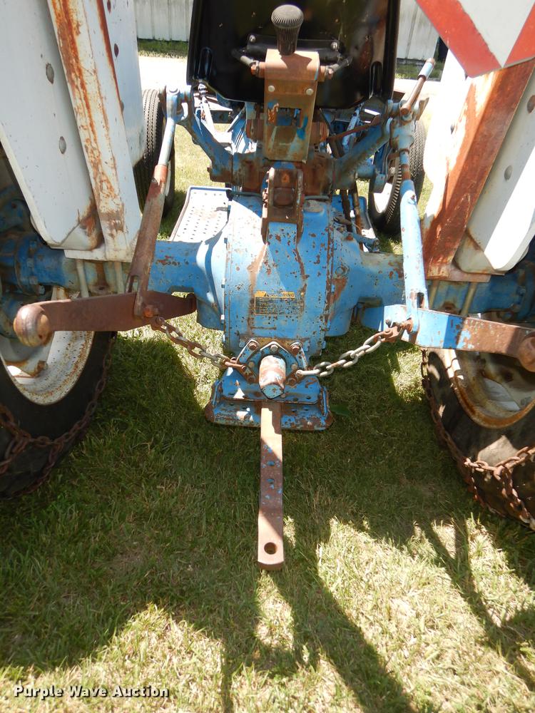 image for item DE1762 1977 Ford 3600 tractor