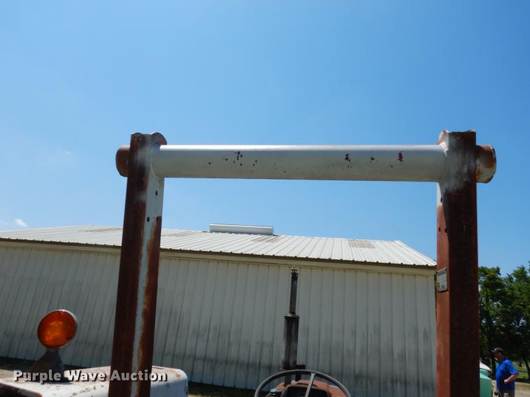 image for item DE1762 1977 Ford 3600 tractor