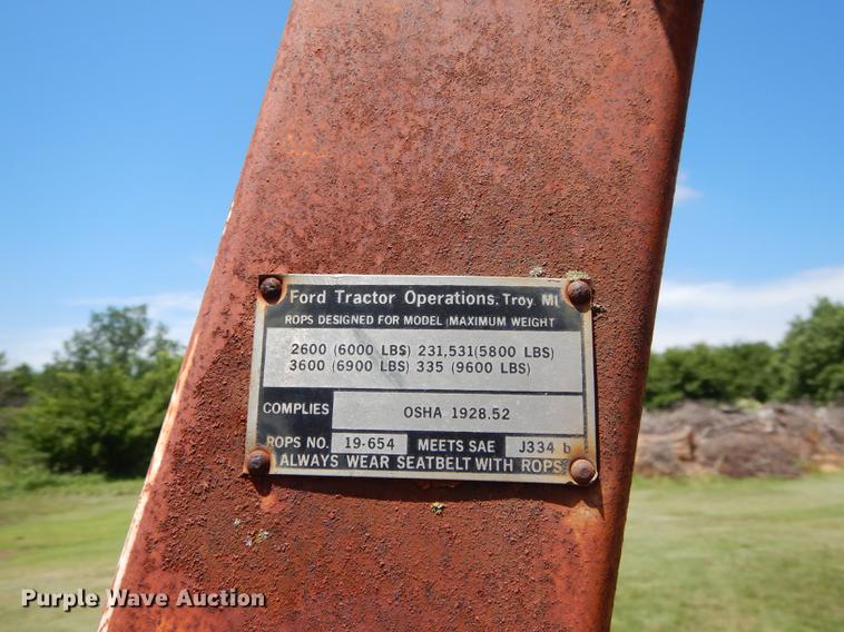 image for item DE1762 1977 Ford 3600 tractor