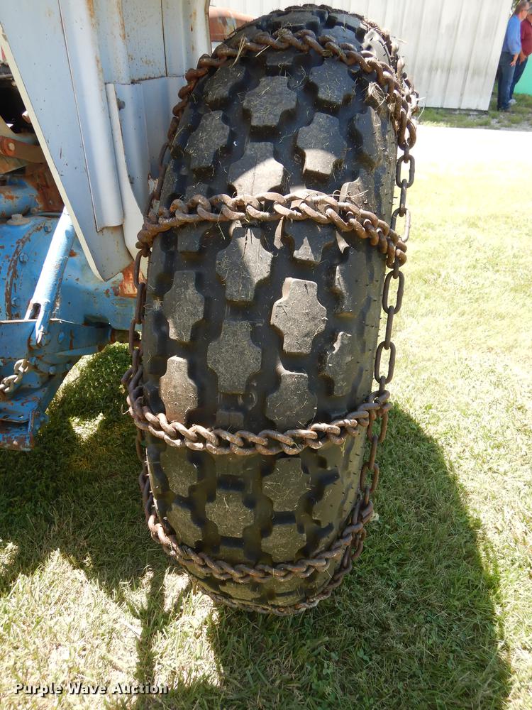 image for item DE1762 1977 Ford 3600 tractor