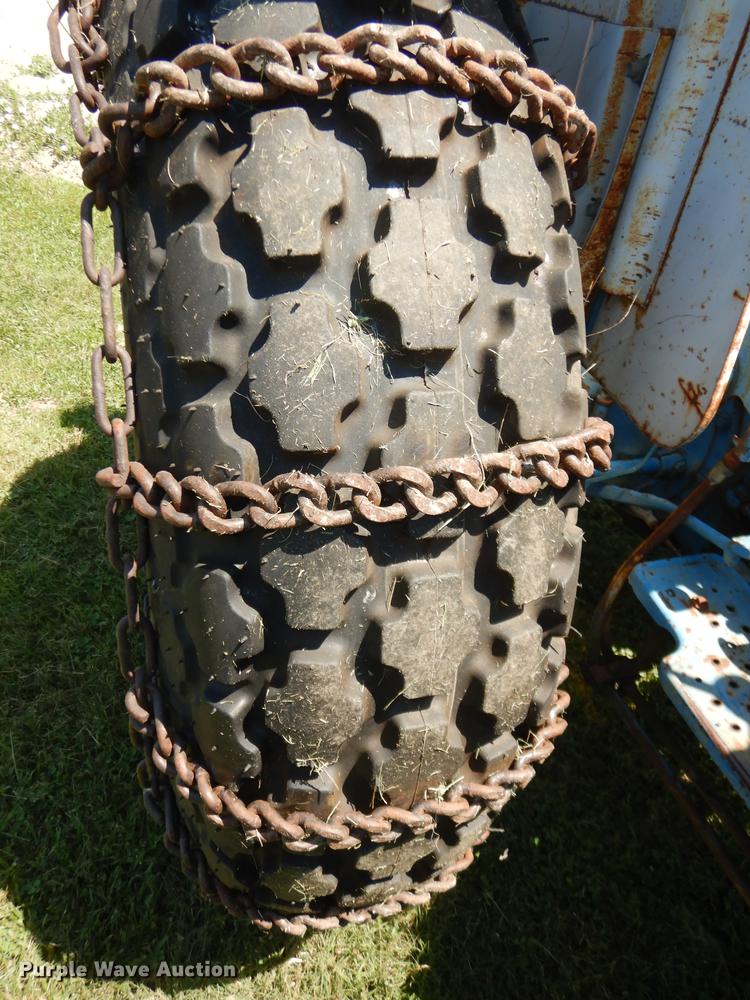 image for item DE1762 1977 Ford 3600 tractor