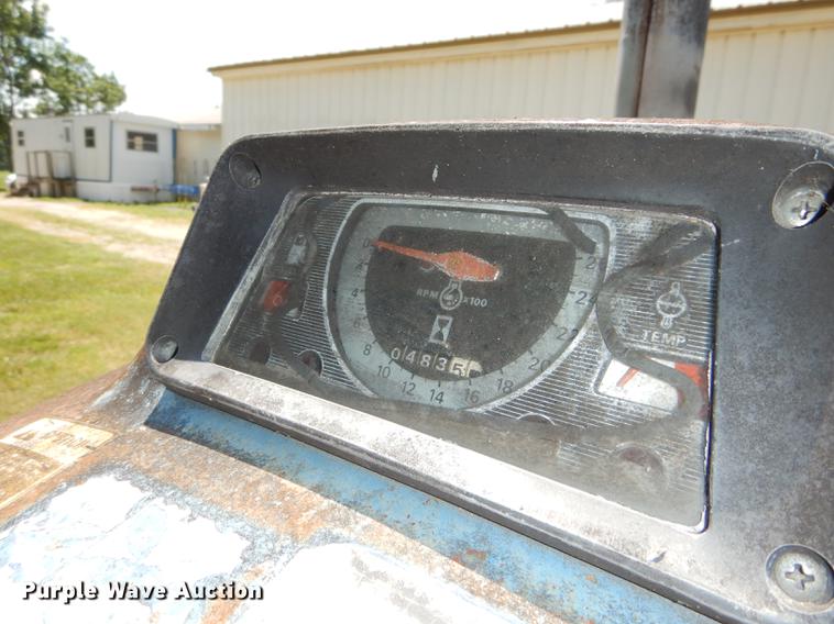 image for item DE1762 1977 Ford 3600 tractor