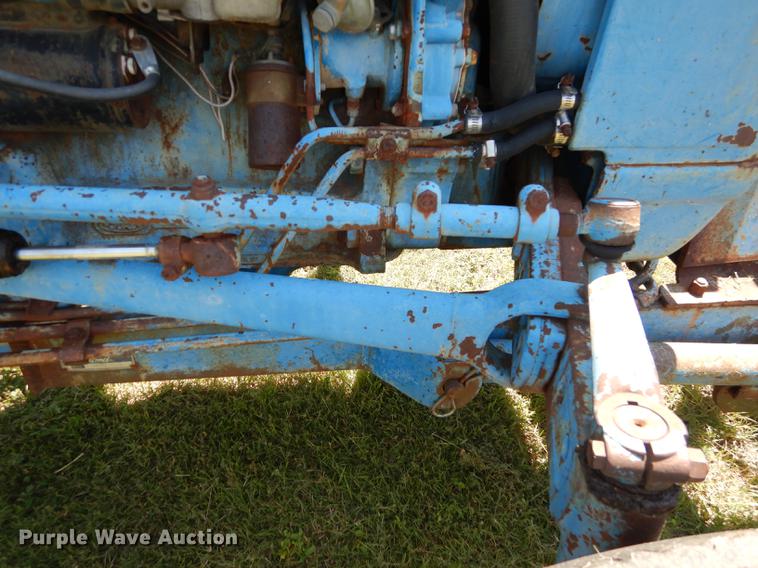 image for item DE1762 1977 Ford 3600 tractor