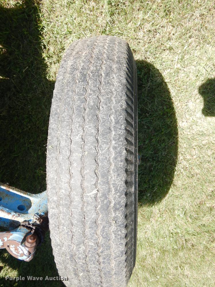 image for item DE1762 1977 Ford 3600 tractor