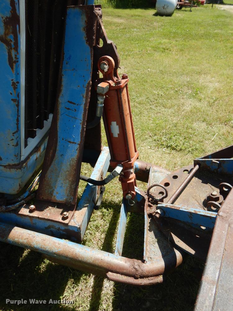 image for item DE1762 1977 Ford 3600 tractor