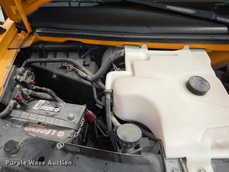 image for item DE1786 2002 GMC Savana G3500 Cargo Thomas school bus