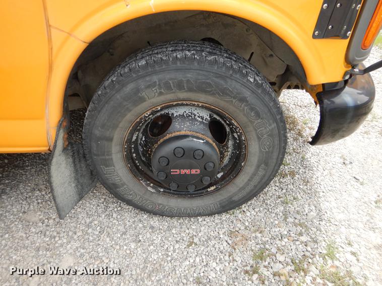 image for item DE1786 2002 GMC Savana G3500 Cargo Thomas school bus