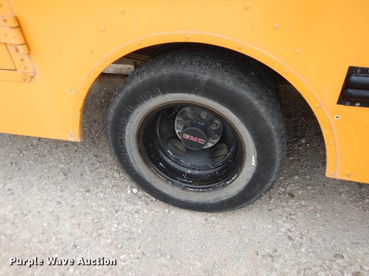 image for item DE1786 2002 GMC Savana G3500 Cargo Thomas school bus