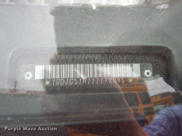 image for item DE1786 2002 GMC Savana G3500 Cargo Thomas school bus