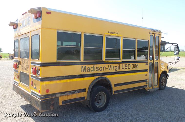 image for item DE7157 2006 Ford E450 school bus