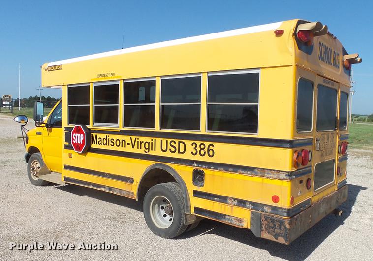 image for item DE7157 2006 Ford E450 school bus