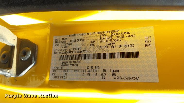 image for item DE7157 2006 Ford E450 school bus