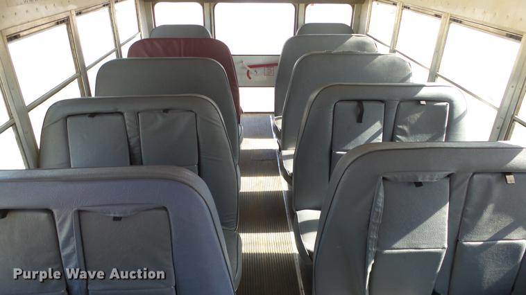 image for item DE7157 2006 Ford E450 school bus