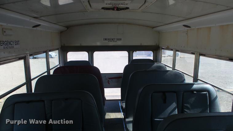 image for item DE7157 2006 Ford E450 school bus