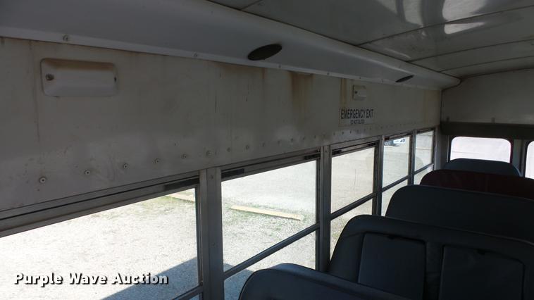 image for item DE7157 2006 Ford E450 school bus