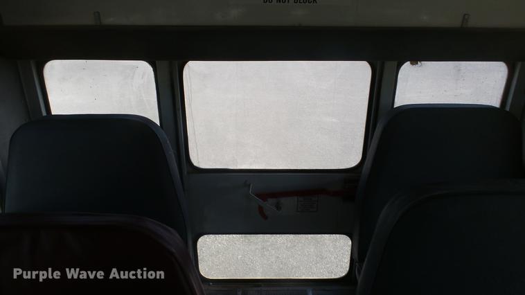 image for item DE7157 2006 Ford E450 school bus