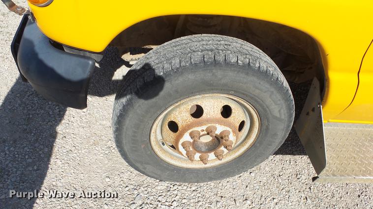 image for item DE7157 2006 Ford E450 school bus