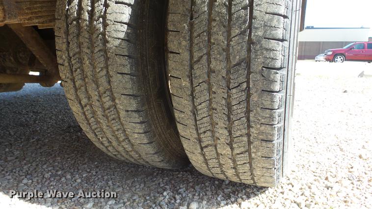 image for item DE7157 2006 Ford E450 school bus