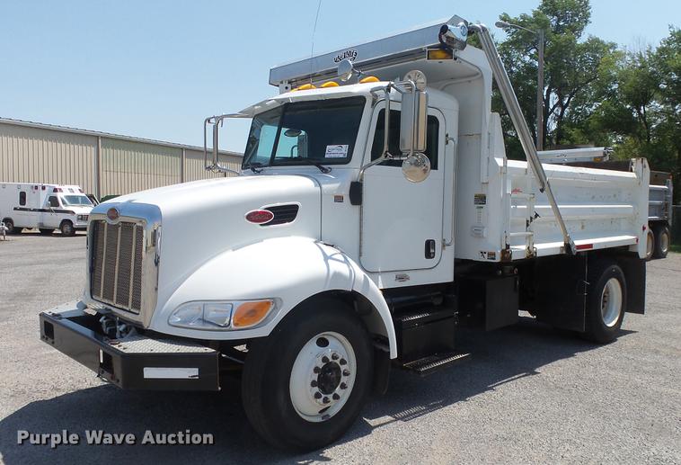 image for item DE7159 2008 Peterbilt 335 dump truck