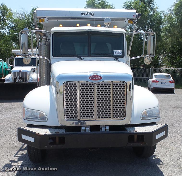 image for item DE7159 2008 Peterbilt 335 dump truck