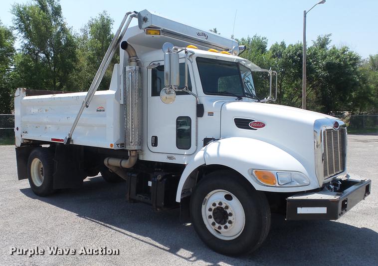 image for item DE7159 2008 Peterbilt 335 dump truck