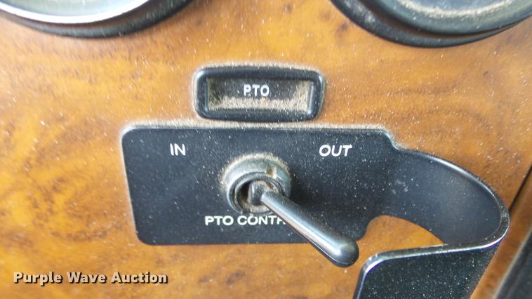 image for item DE7159 2008 Peterbilt 335 dump truck