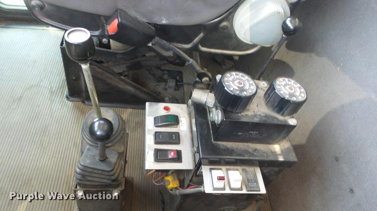 image for item DE7159 2008 Peterbilt 335 dump truck