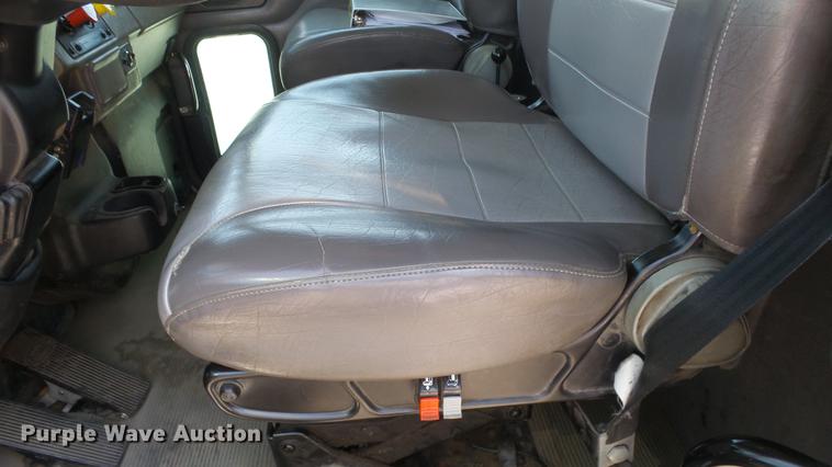 image for item DE7159 2008 Peterbilt 335 dump truck