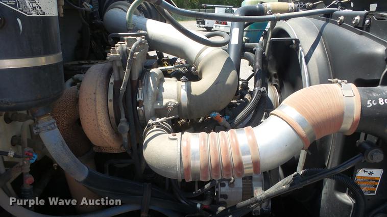 image for item DE7159 2008 Peterbilt 335 dump truck