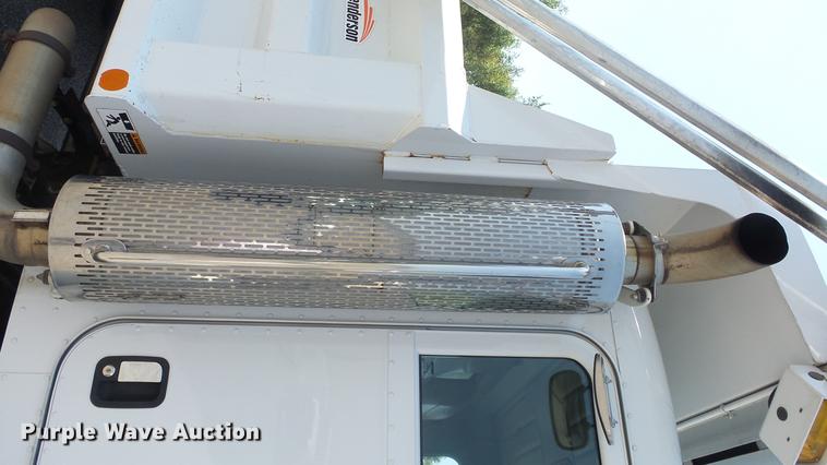 image for item DE7159 2008 Peterbilt 335 dump truck