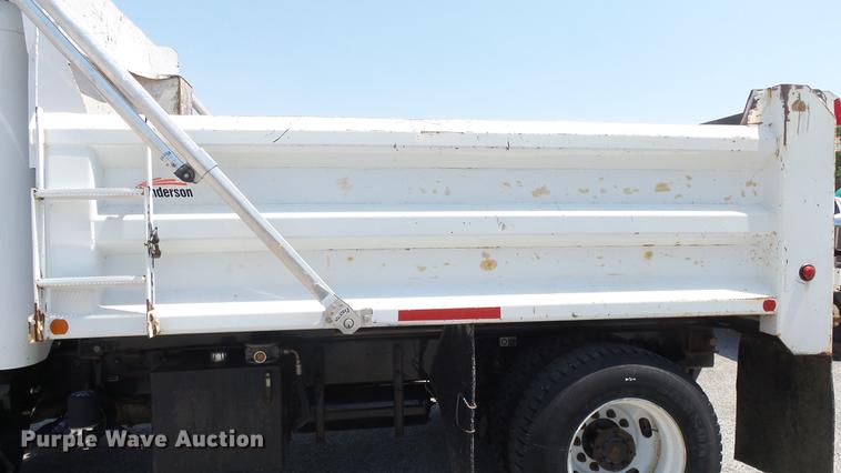 image for item DE7159 2008 Peterbilt 335 dump truck