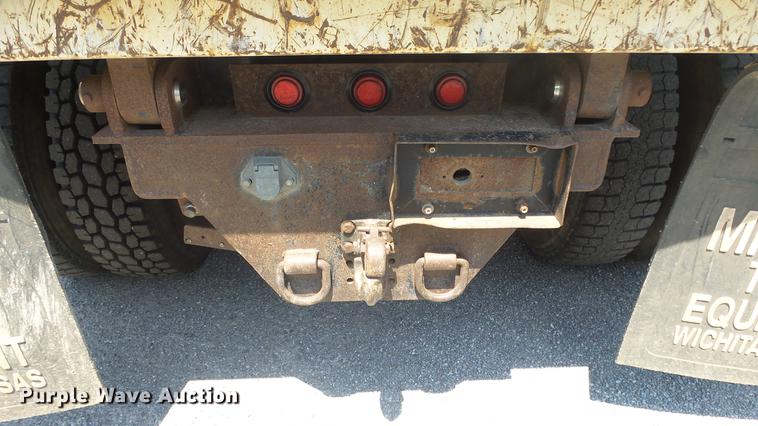 image for item DE7159 2008 Peterbilt 335 dump truck