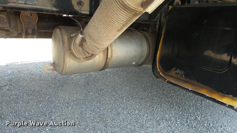 image for item DE7159 2008 Peterbilt 335 dump truck