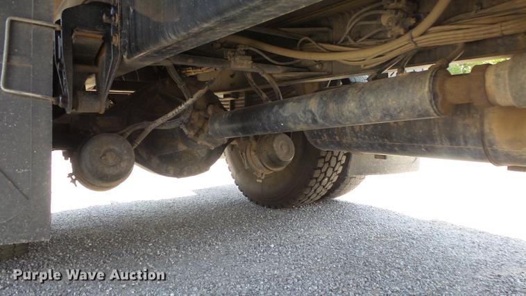 image for item DE7159 2008 Peterbilt 335 dump truck